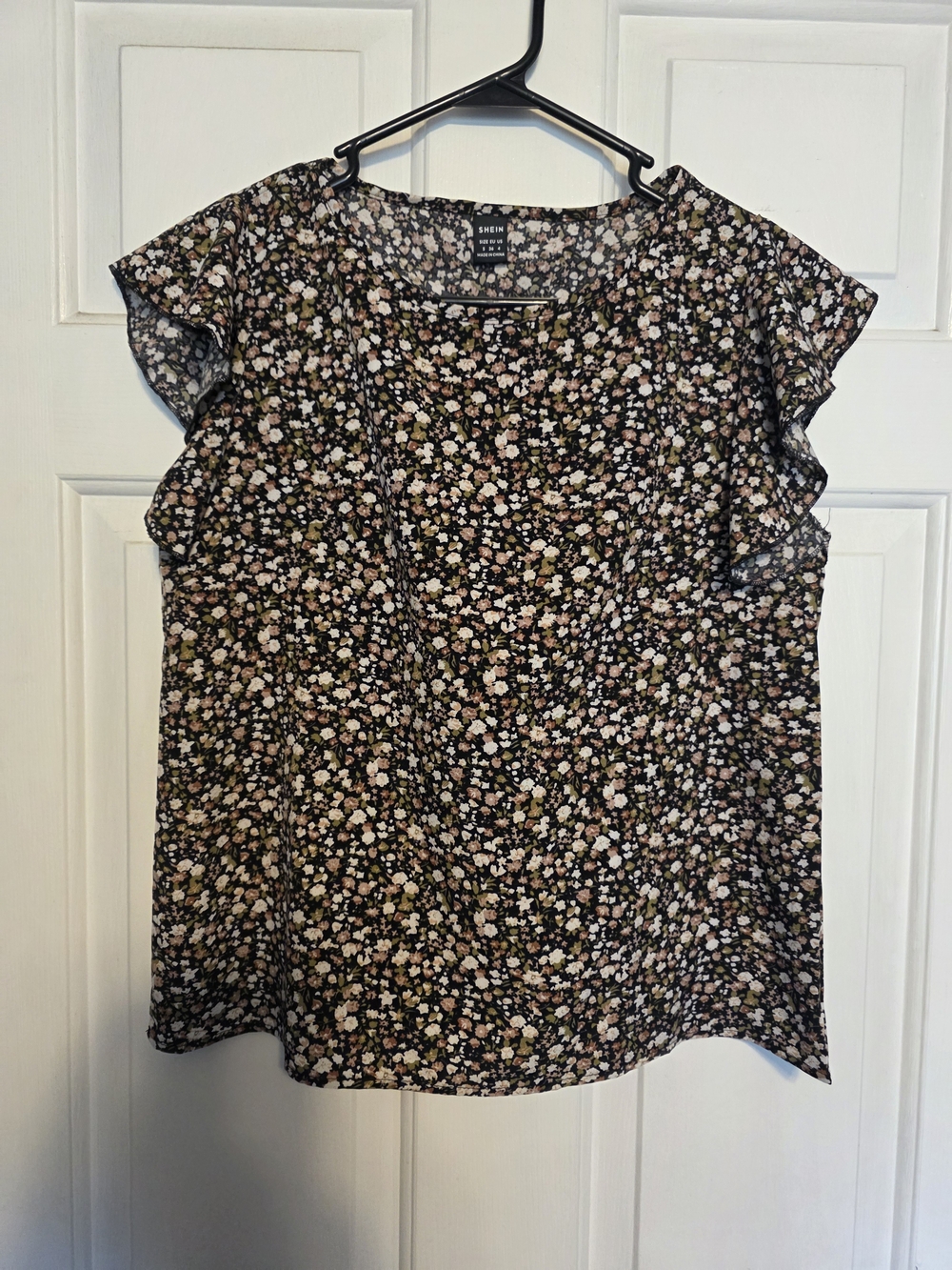 Black Floral Ruffle Sleeve Top